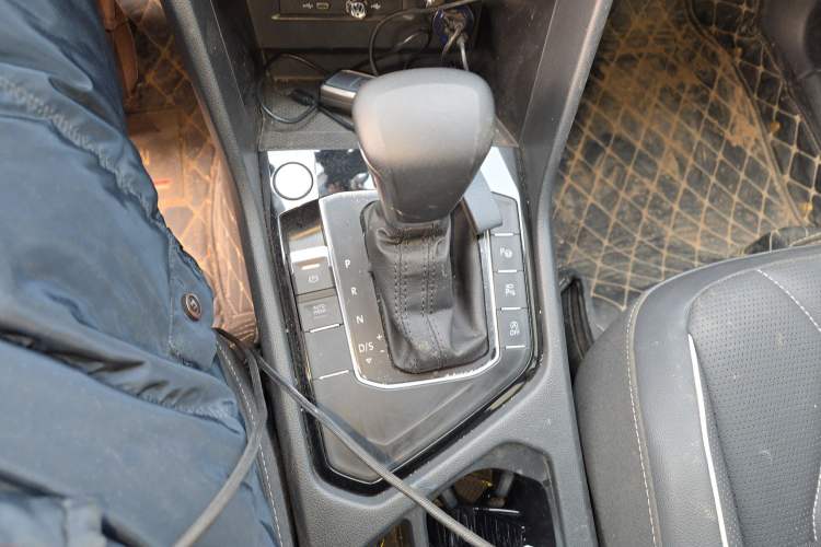 Used Volkswagen Tiguan L 2023 330TSI Automatic Two-Wheel Drive R-Line Enjoyment Edition