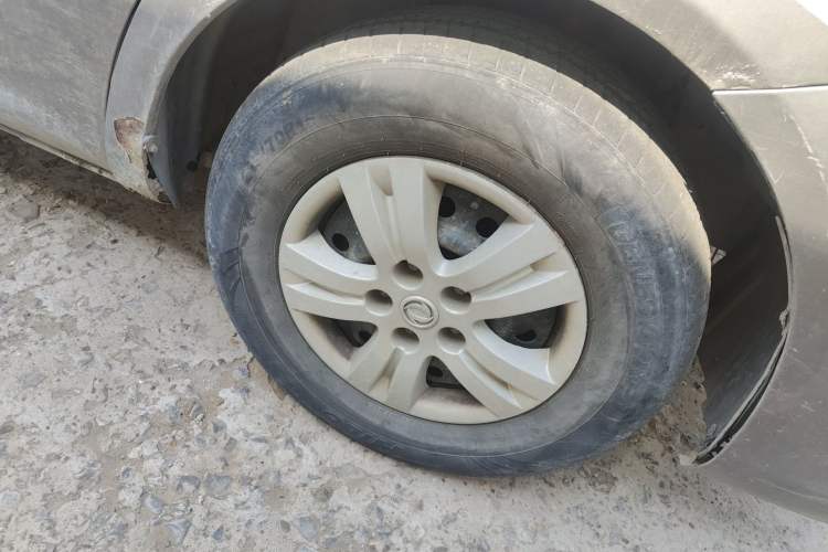 Used FORTHING Lingzhi 2011 Q3 2.0L Short-Wheelbase Standard Edition Right Front Wheel Hub