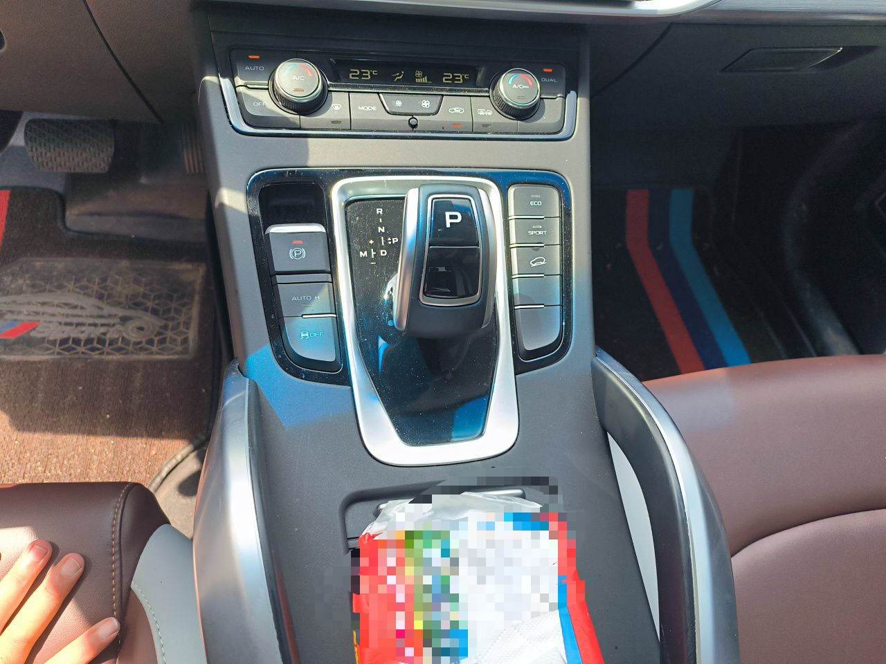 Geely Auto Emgrand X7 Sport 2022 1.8TD DCT Zhiya Trim — снимка 14