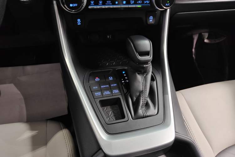 Used Toyota Wildlander 2020 2.0L CVT 4x4 Luxury Edition