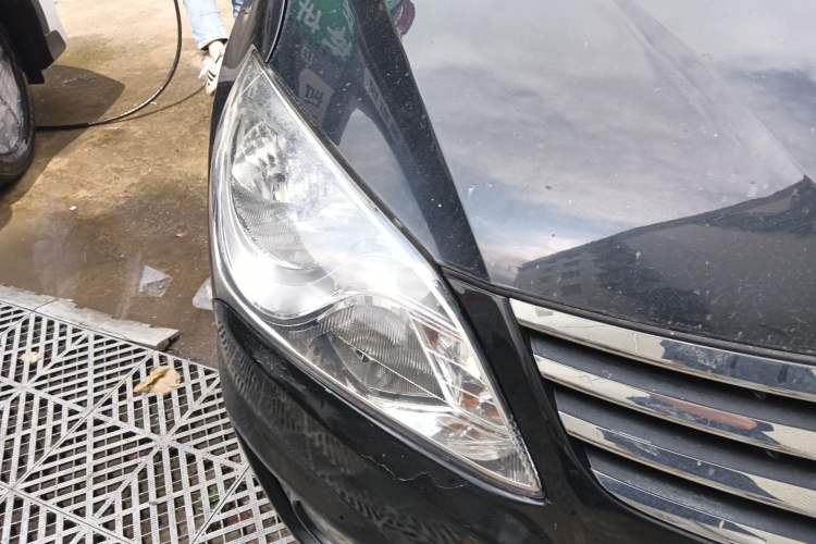 Used Hyundai Celesta 2011 1.6L Manual Comfort Edition Right Front Headlight