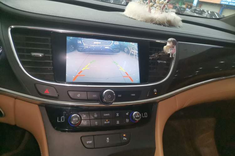 Used Buick LaCrosse 2016 20T Elite Edition Audio And AC Panel