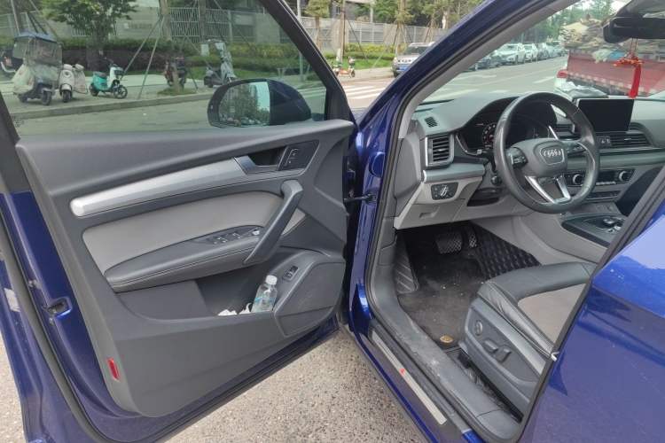 Used Audi Q5L 2018 40 TFSI Prestige Fashion Edition China VI Driver Seat