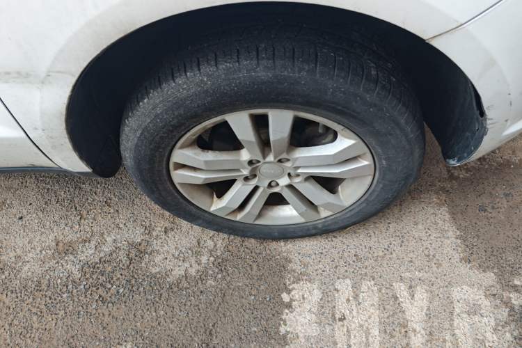 Used Geely Auto GX7 2015 Classic Edition 1.8L Manual Elite Model China V Standard Right Front Wheel Hub