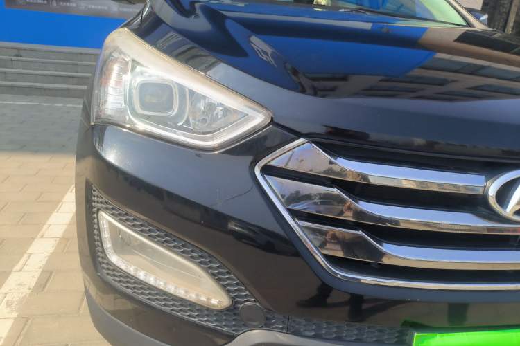 Used Hyundai Santa Fe 2013 2.4L Automatic Two-Wheel Drive Smart Version