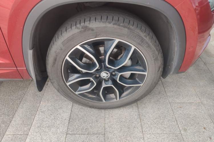 Used Skoda Kodiaq 2019 Facelifted TSI330 5-Seater Two-Wheel-Drive Luxury Enjoyment Edition China V Emission Standard
