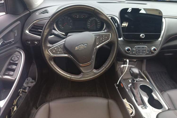 Used Chevrolet Malibu XL 2022 Redline 550T Automatic Sport Edition Steering Wheel