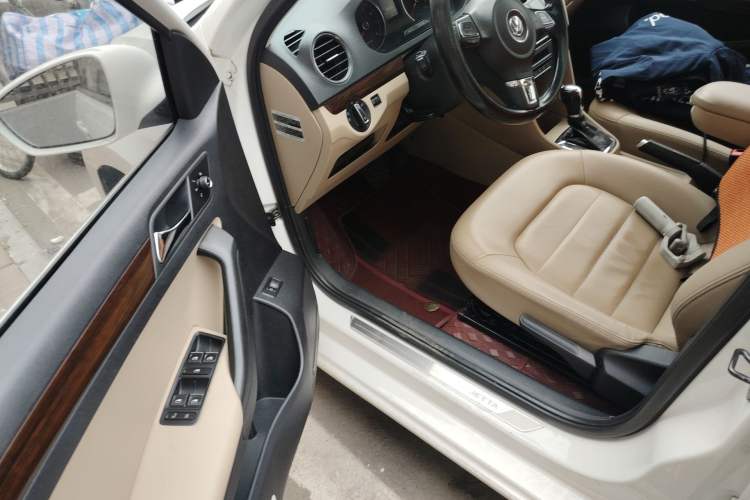 Used Volkswagen Jetta 2013 1.6L Automatic Luxury Model
