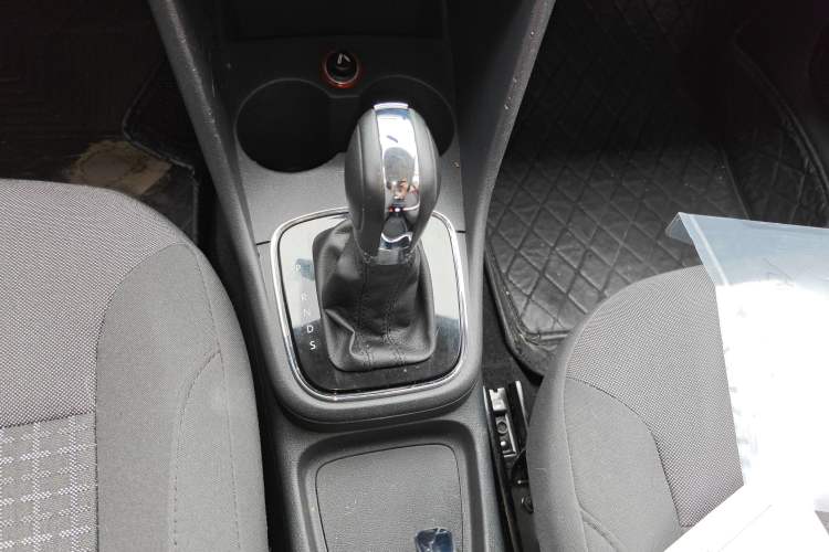 Used Volkswagen Polo 2016 1.6L Automatic Comfort Model Gear Lever