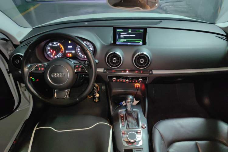 Used Audi A3 2015 Limousine 45 TFSI S line Luxury Model Center Console