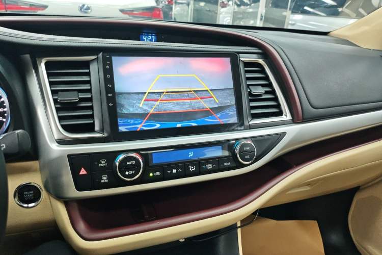 Used Toyota Highlander 2017 2.0T Four-Wheel Drive Luxury Edition 7 Seats Audio And AC Panel