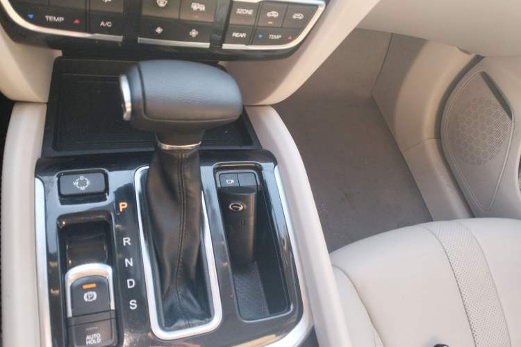 Used GAC Trumpchi GS8 2017 320T Two-Wheel Drive Luxury Smart Connectivity Version (7 Seats)
