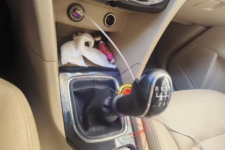 Used Baojun 730 2016 1.5T Manual Comfort Version 7 Seats Gear Lever