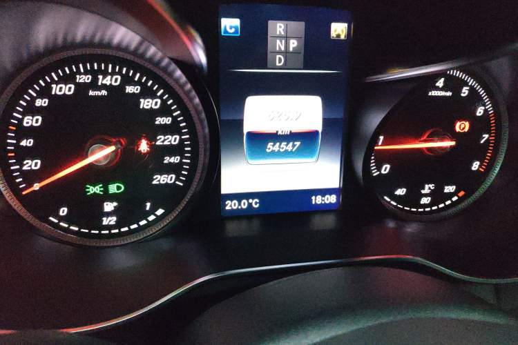 Used Mercedes-Benz GLC 2018 Facelift GLC 260 4MATIC Luxury Edition
