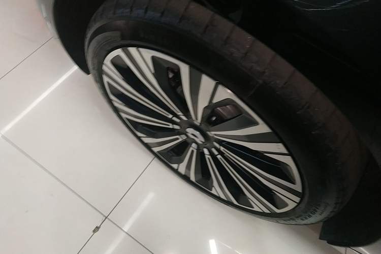 Used Nio ET9 2025 100kWh Signature Edition
