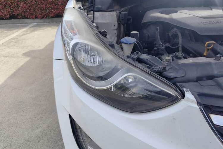 Used Hyundai Elantra (5th Generation / Langdong) 2015 1.6L Automatic Leading Model Right Front Headlight