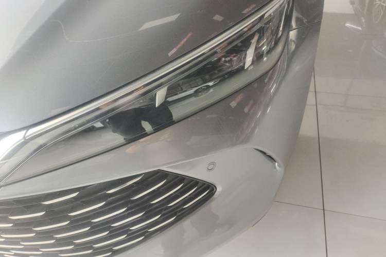 Used BYD Qin L 2025 DM-i Smart Drive 120KM Leading Model