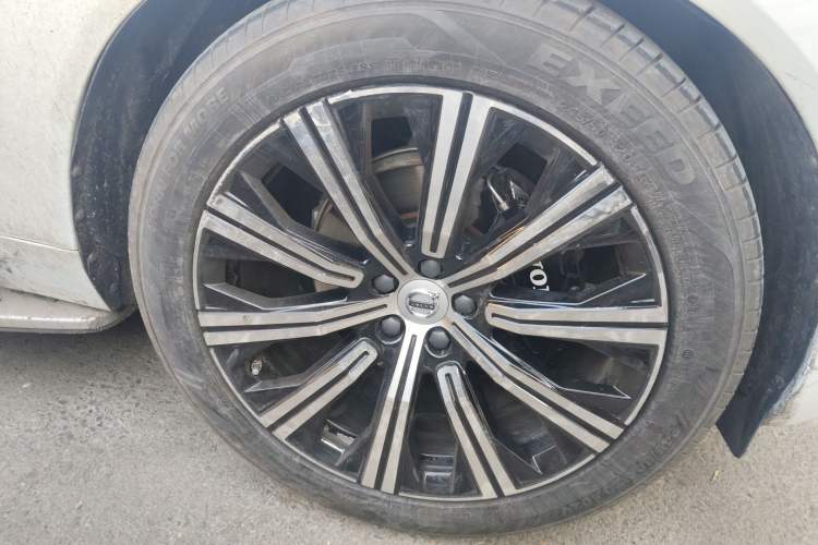 Used Volvo XC60 2021 T5 4x4 Smart Luxury Edition