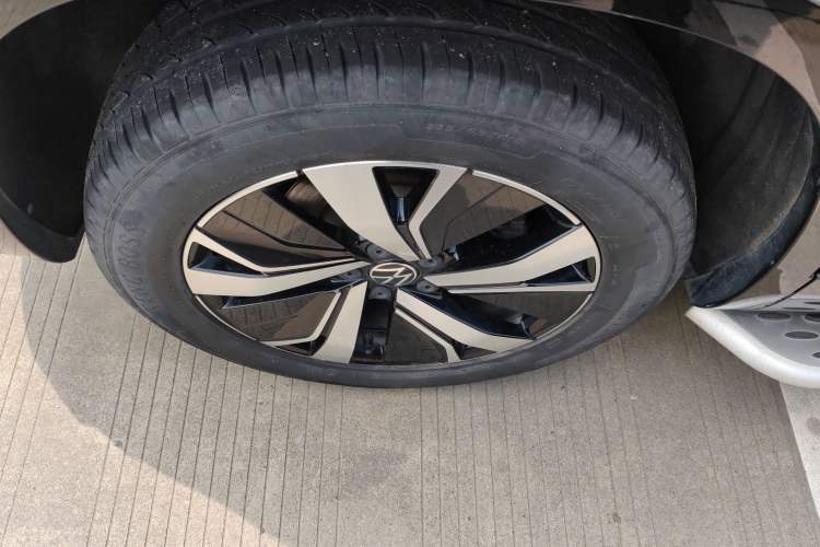 Used Volkswagen Tayron GTE Plug-in Hybrid 2020 1.4T Luxury Model Right Rear Wheel Hub