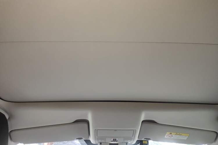 Used Land Rover Discovery Sport 2018 240 PS HSE Version
