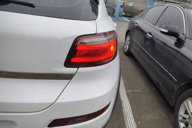 Used Qoros 3 2016 Urban SUV 1.6T Automatic Zhiyue Model Exterior 3