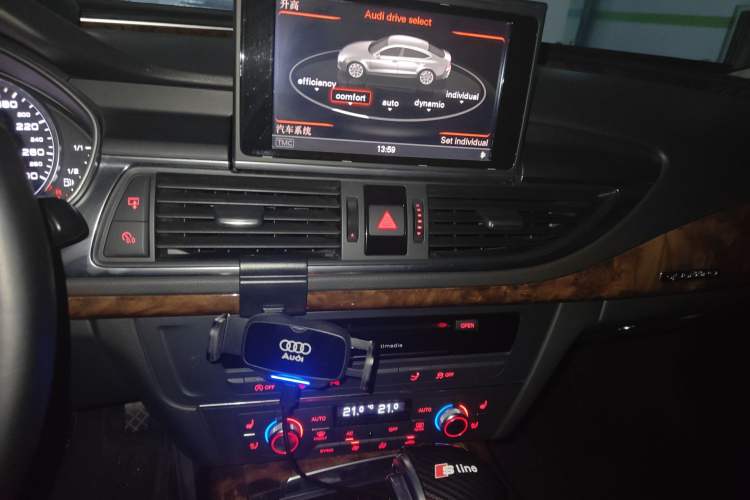 Used Audi A7 2013 50 TFSI quattro Luxury Model Audio And AC Panel