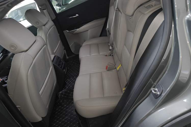 Used Cadillac XT4 2018 28T Two-Wheel-Drive Luxury Model
