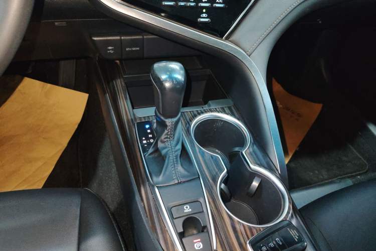 Used Toyota Camry 2019 Revised Version 2.0G Luxury Edition
