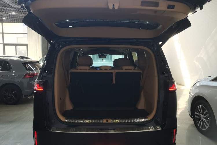 Used VOYAH Dream 2022 Low-Carbon Edition Dream+ Smart Enjoyment Package Trunk