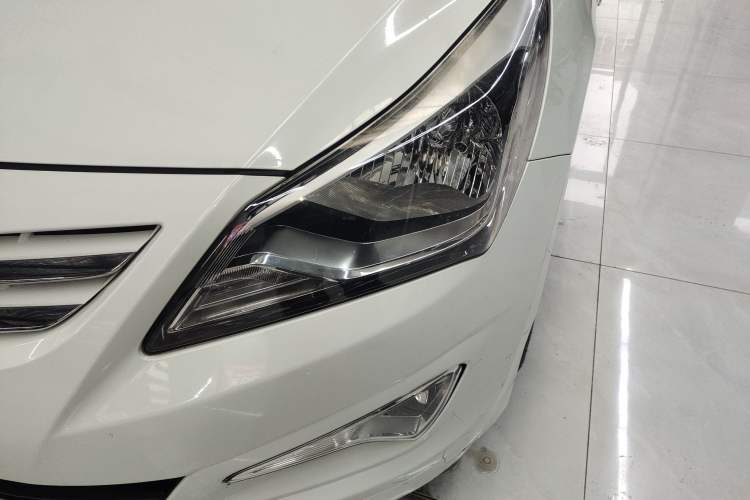 Used Hyundai Verna Ray 2016 1.4L Automatic Leading-Edge GLX