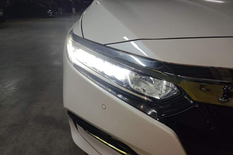 Used Honda Accord 2018 260TURBO Luxury Edition China VI Right Front Headlight