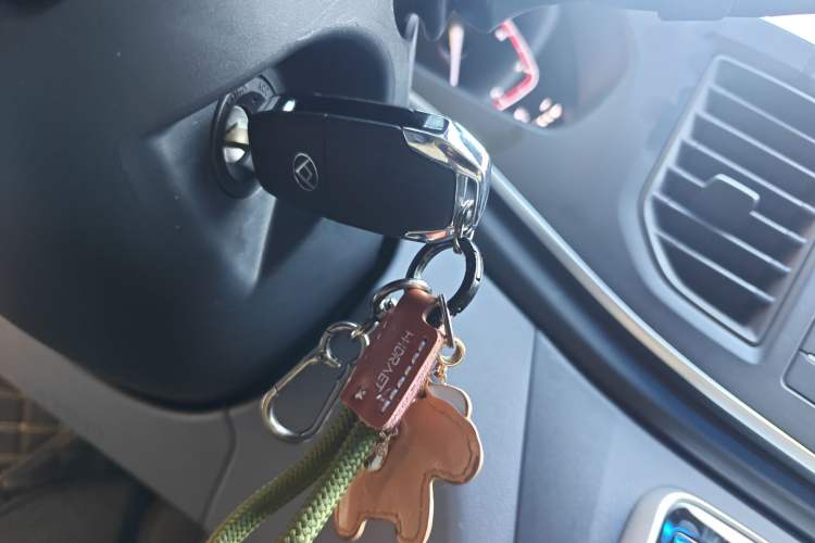 Used SAIC MAXUS Xintu V80 2025 PRO Aoyuntong 2.0T Automatic Long Wheelbase Ultra-Low Roof 6/7/8/9-Seater