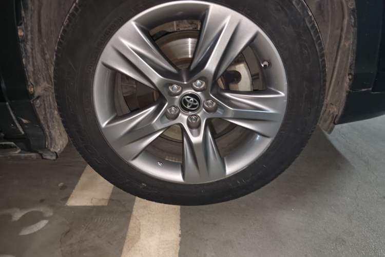 Used Toyota Highlander 2018 2.0T Four-Wheel Drive Luxury Version 7 Seats China VI Standard
