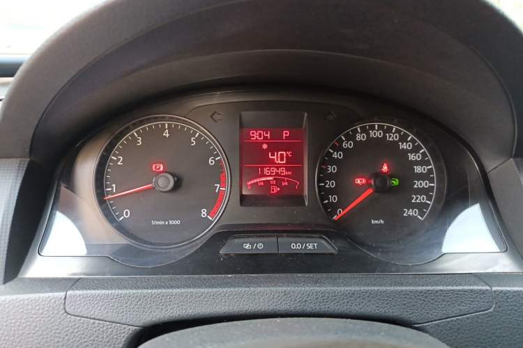 Used Volkswagen Santana 2015 1.6L Automatic Fashion Edition