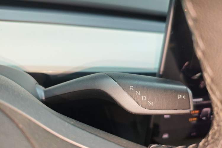 Used Tesla Model Y 2021 Standard Range Rear-Wheel Drive Version
