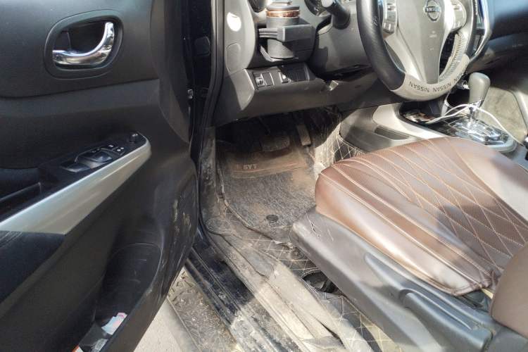 Used Nissan Navara 2017 2.5L Automatic 4x4 Luxury Edition QR25