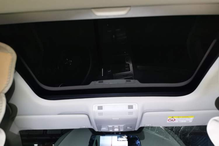 Used Volkswagen Golf 2016 230TSI Automatic Comfort Version Headliner