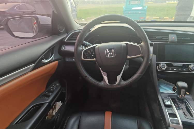 Used Honda Civic 2016 220TURBO CVT Luxury Edition
