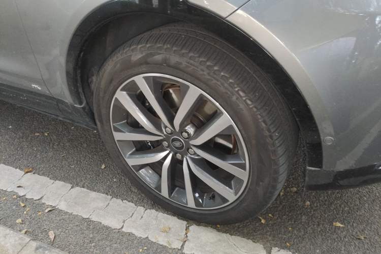 Used Land Rover Discovery 2023 Updated Version 360 PS Metropolitan Edition