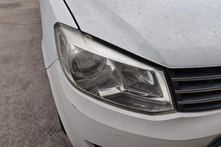 Used Dongfeng Fengon 330 2014 1.5L Manual Standard Edition DK15-02 Right Front Headlight