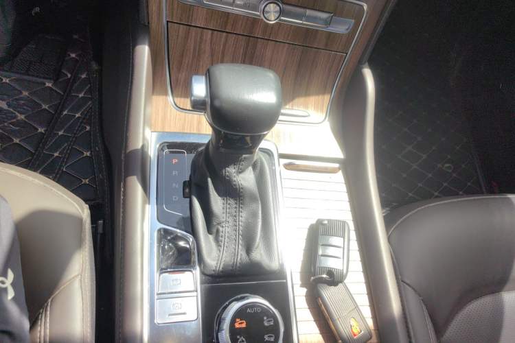 Used Roewe RX8 2019 30T Smart Connectivity Four-Wheel Drive Supreme Flagship Edition