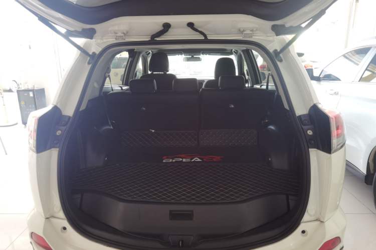 Used Toyota RAV4 2018 2.0L CVT Two-Wheel Drive Fashion X Edition