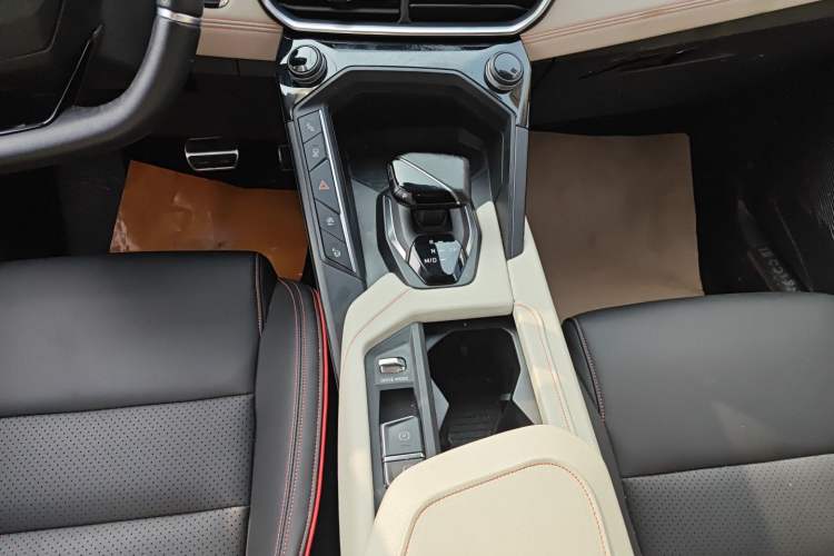 Used Lynk & Co 06 2020 1.5T YAO Halo