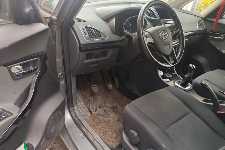 Used JAC Group Refine M2 2013 1.5L Manual Comfort Model 5 Seats