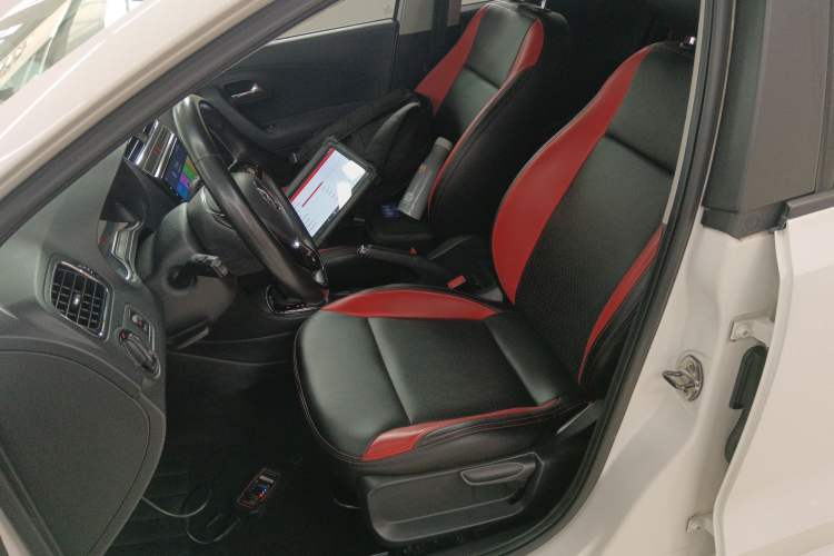 Used Volkswagen Polo 2016 1.6L Automatic Comfort Model