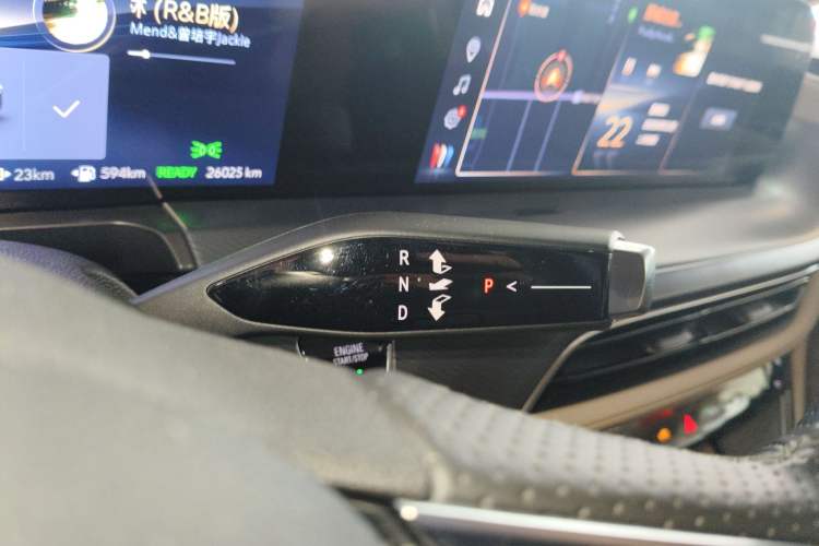 Used Buick GL8 New Energy 2025 Lu Shang Luxury Edition 7-Seater