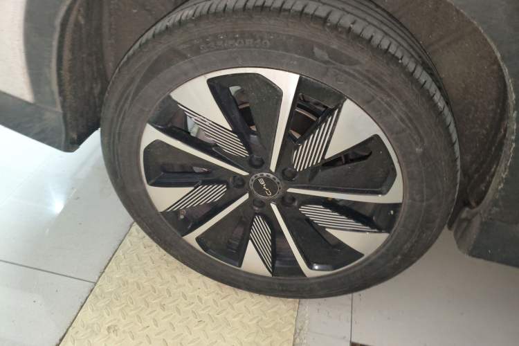 Used BYD Song PLUS New Energy 2025 EV 520km Premium Version
