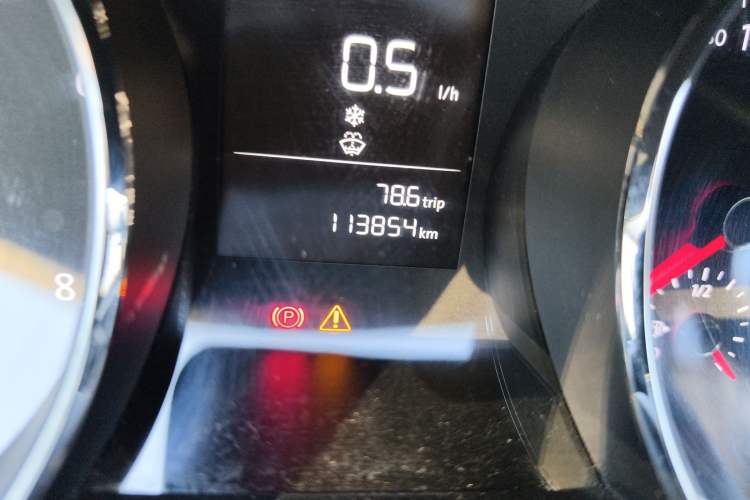 Used Volkswagen Lamando 2015 230TSI Manual Trend Edition