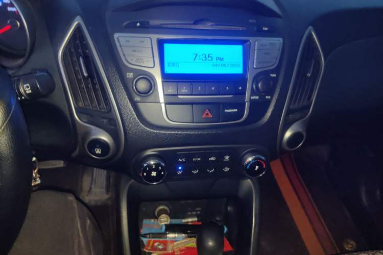 Used Hyundai ix35 2013 2.0L Automatic Two-Wheel Drive Smart GLS China IV Standard