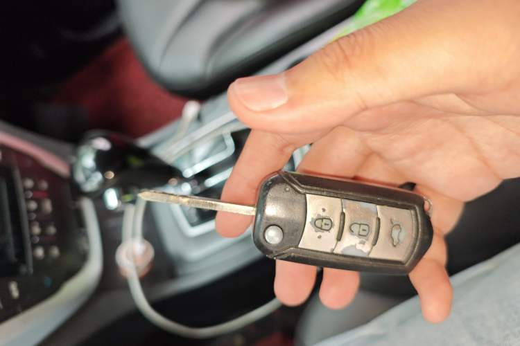 Used GAC Trumpchi GS5 2012 2.0L Automatic Two-Wheel Drive Elite Edition Vehicle Key